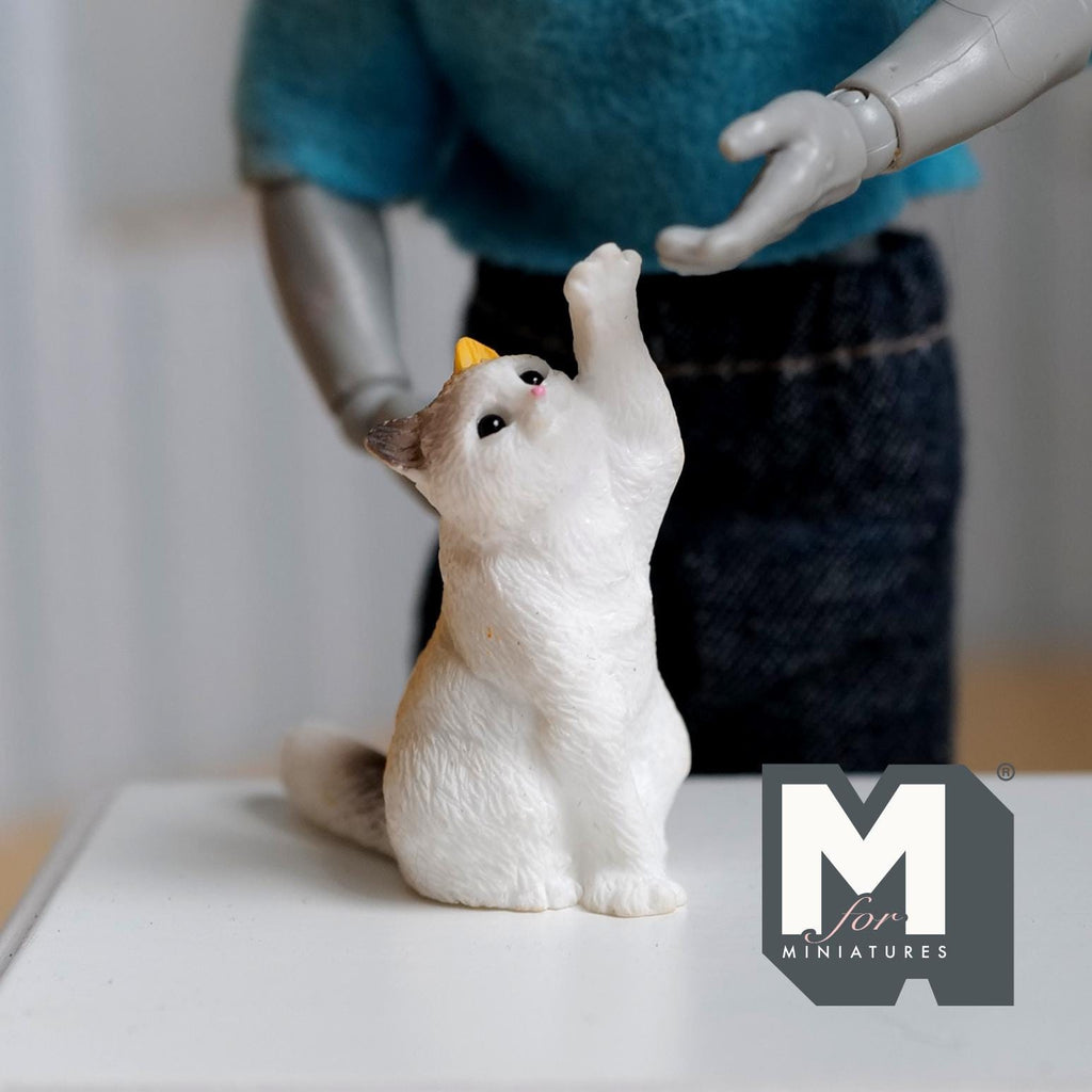 Miniature Sitting Cat Hand Up 1:12 Scale Sitting Cat 1-1/2 inch tall - B031