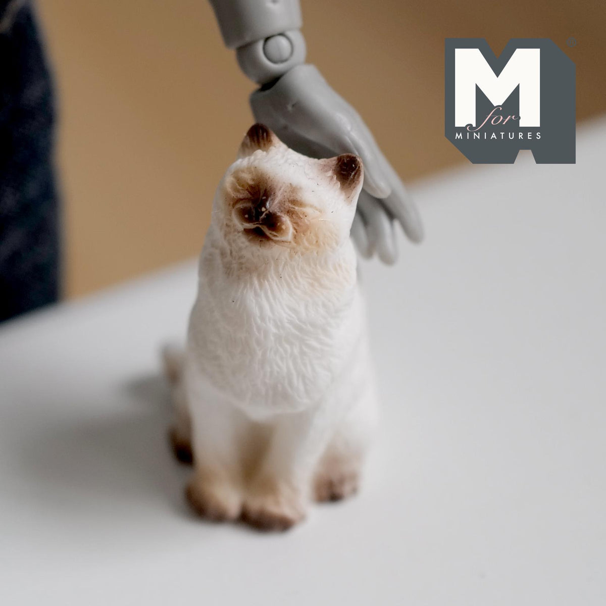 Miniature Sitting Cat Closed Eyes 1:12 Scale Sitting Cat 1-1/8 inch tall - B044