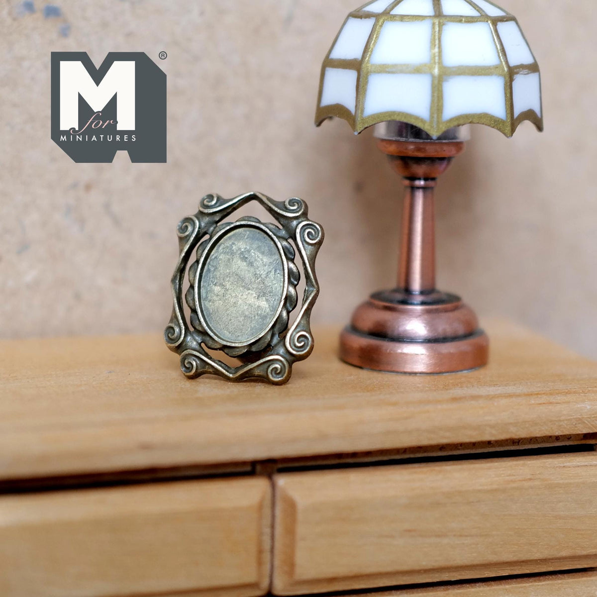 Miniature Portrait Frame 1:12 Scale Dollhouse Metal Oval Photo Frame with Stand 7/8 inch tall - B052