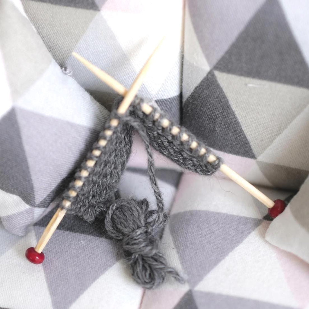 Dollhouse Supplies knitting dolls house 1 12th scale miniature C042
