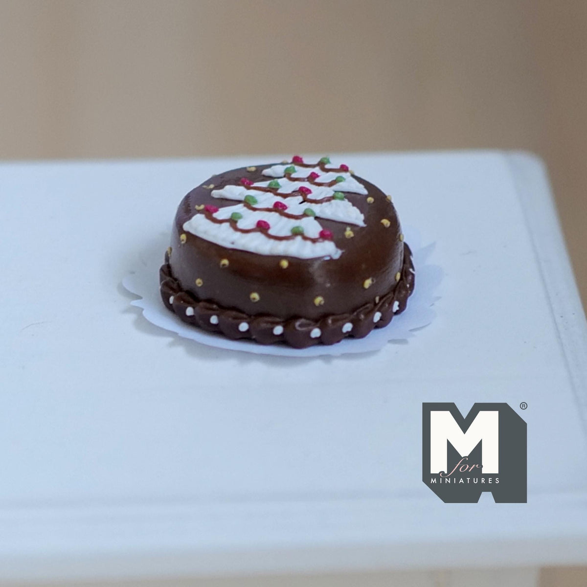 Miniature Christmas Tree Cake 1:12 Scale Dollhouse Festive Dessert Chocolate Cake 7/8 inch dia. (brown) - D025