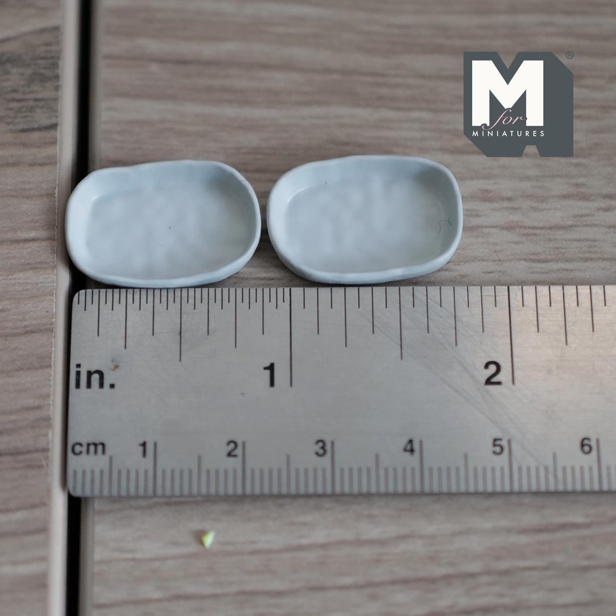 Miniature Irregular Shaped Food Trays Set of 2, 1:12 Scale Dollhouse Kitchen Decor Tableware 7/8 inch long(cool gray)metal) (style a) - A034