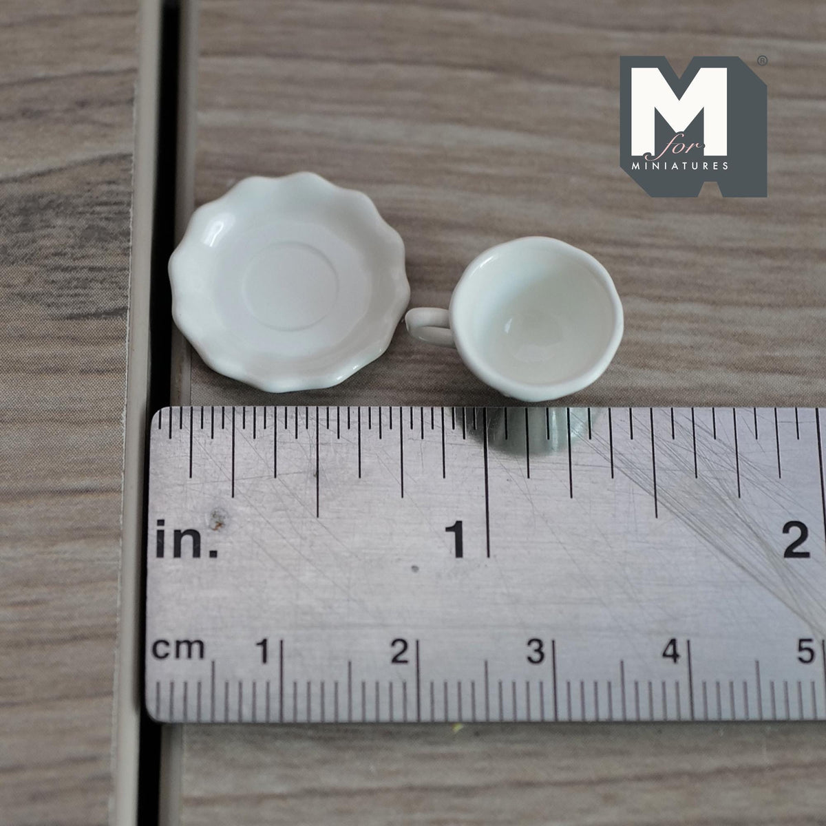 Miniature Coffee Cup and Scallop Saucer Set 1:12 Scale Dollhouse Tea Cup Drinkware Set of 2 (white) (metal) - F074