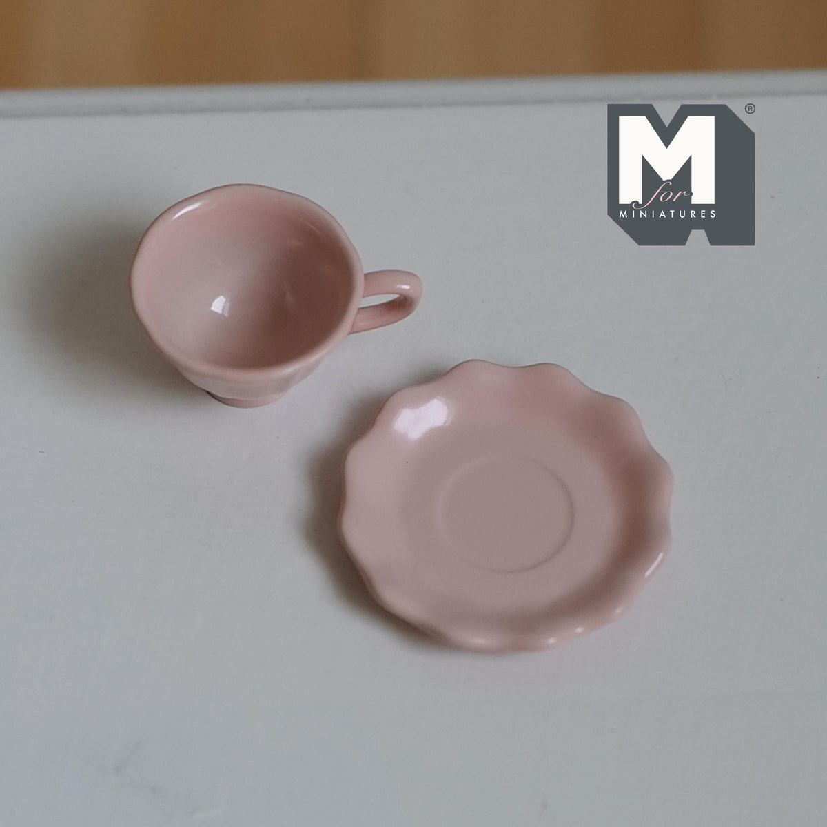 Miniature Coffee Cup and Scallop Saucer Set 1:12 Scale Dollhouse Tea Cup Drinkware Set of 2 (pink) (metal) - F074