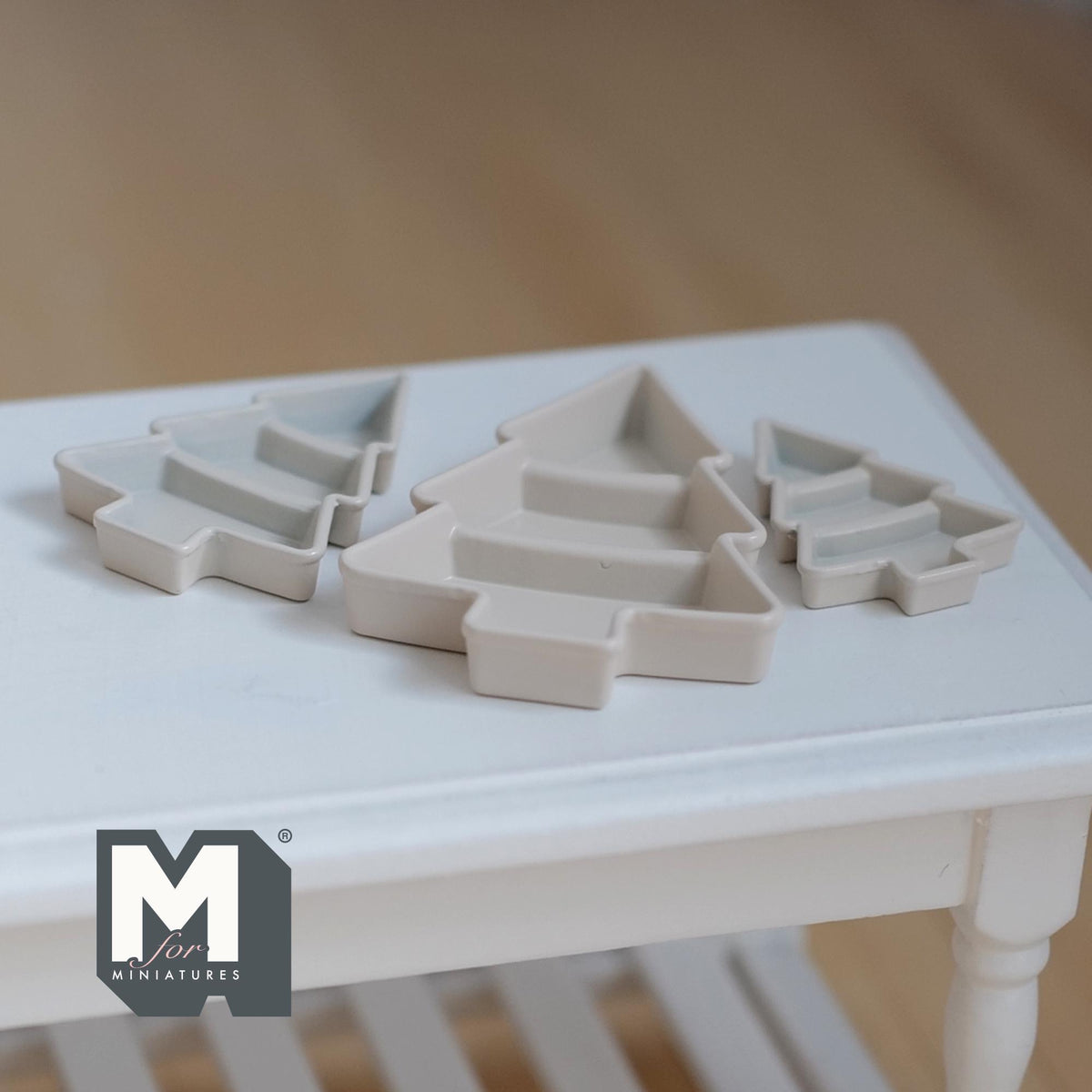 Miniature Christmas Tree Shaped Trays,  1:12 Scale Dollhouse Christmas Accessories Set of 3 (ivory white) (metal) - G067