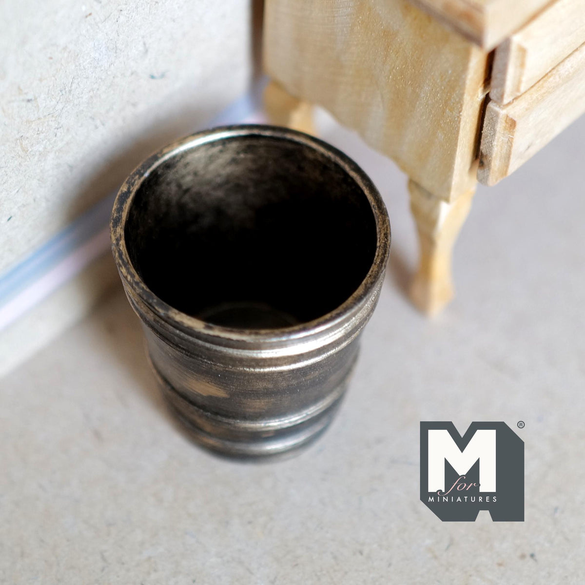 Miniature Weathered Bronze Planter 1:12 Scale Dollhouse Garden Rustic Ribbed Metal Pot 1-9/16 inch tall - B074
