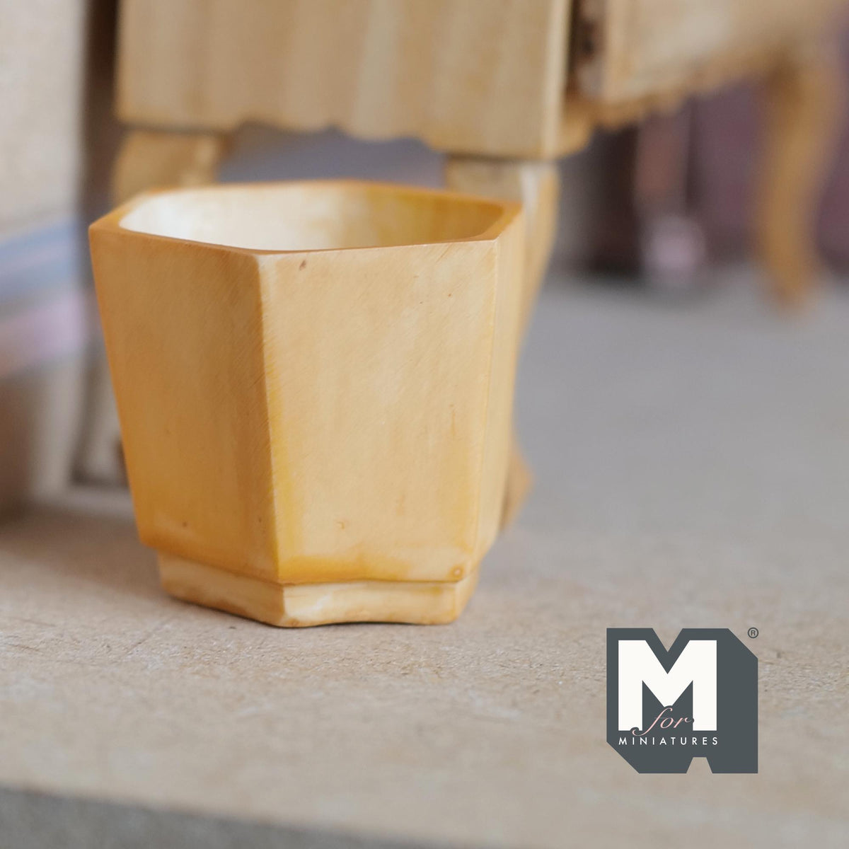 Miniature Weathered Hexagon Planter Pot 1:12 Scale Dollhouse Garden Large Size Geometric Tree Planter 1-1/4 inch tall (beige) - B074