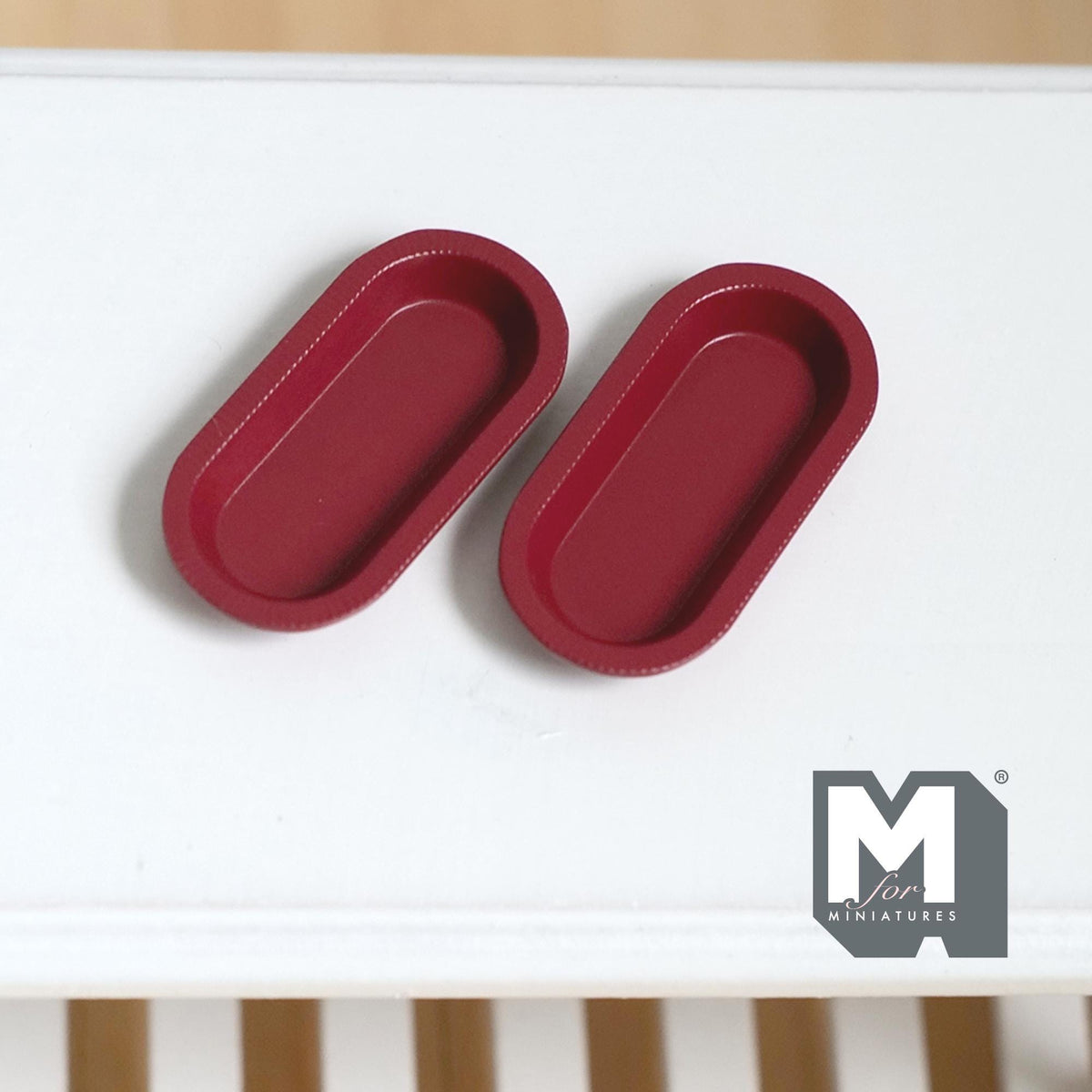 Miniature Oval Plates 1:12 Scale Dollhouse Tableware Oblong Plates Set of 2 , 1-1/4 inch long (red) (metal) - A043
