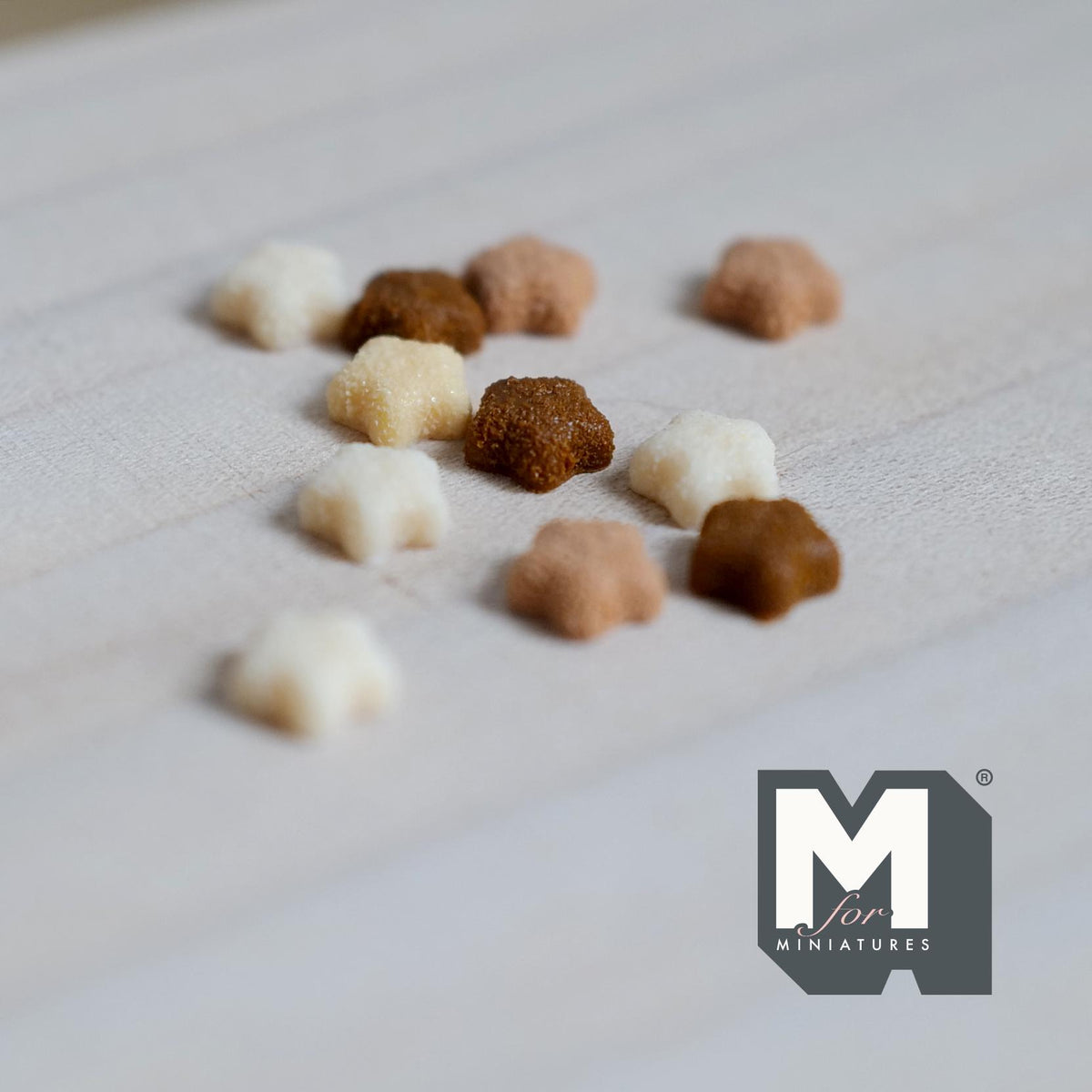 Miniature Star Chocolates Set of 10 , 1:12 Scale Faux Food Dollhouse Candy Tiny Bakery Sweets 3/16 inch dia. (resin) - E026