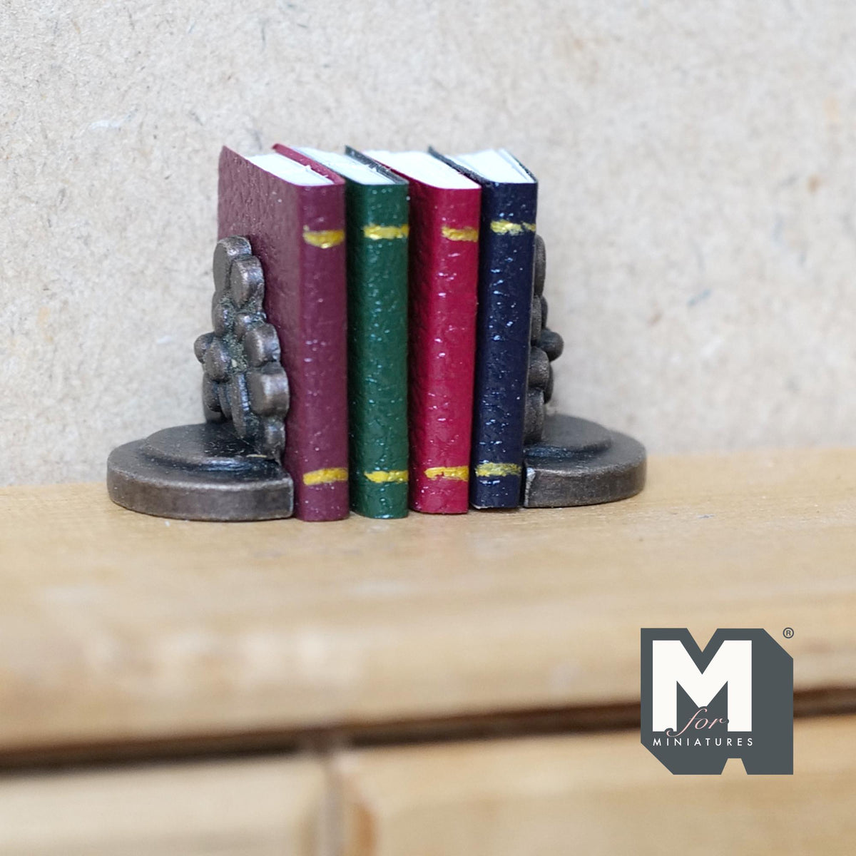 1:12 Scale Dollhouse Miniature Bookends with 4 Books - C036