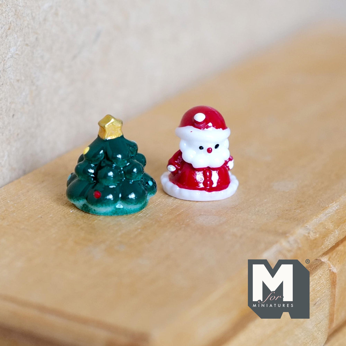 Dollhouse Miniature Christmas Decor Santa Clause and Christmas Tree 1/2 inch tall (resin) - G069