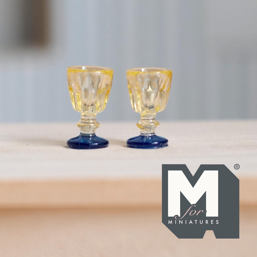 Miniature Goblet Set of 2 , 1:12 Scale Dollhouse Wine Glasses 9/16 inch tall (plastic) - E084