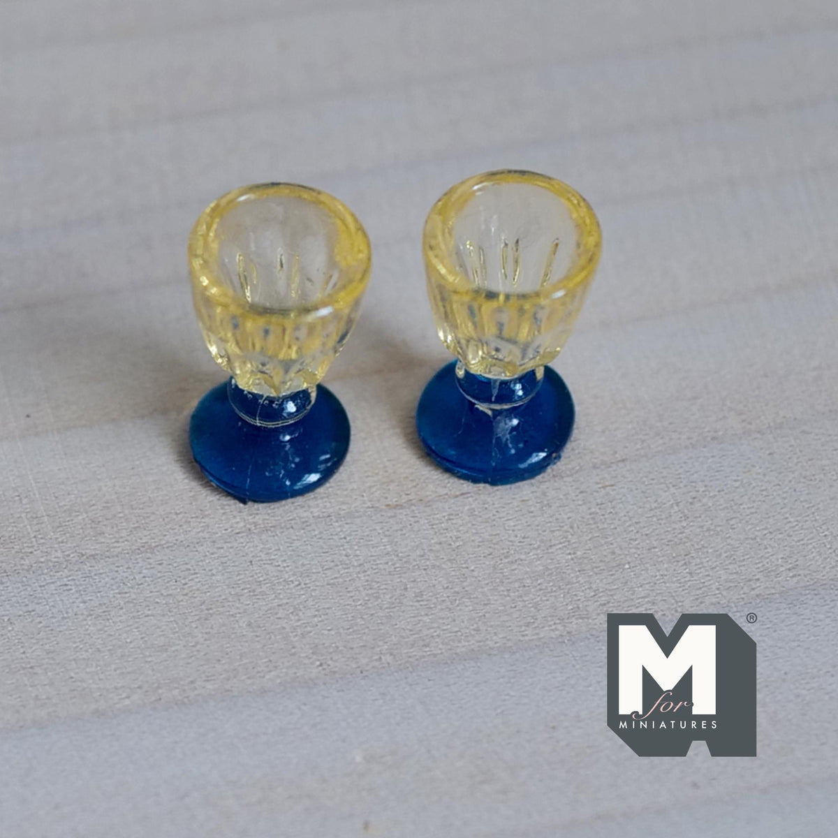Miniature Goblet Set of 2 , 1:12 Scale Dollhouse Wine Glasses 9/16 inch tall (plastic) - E084