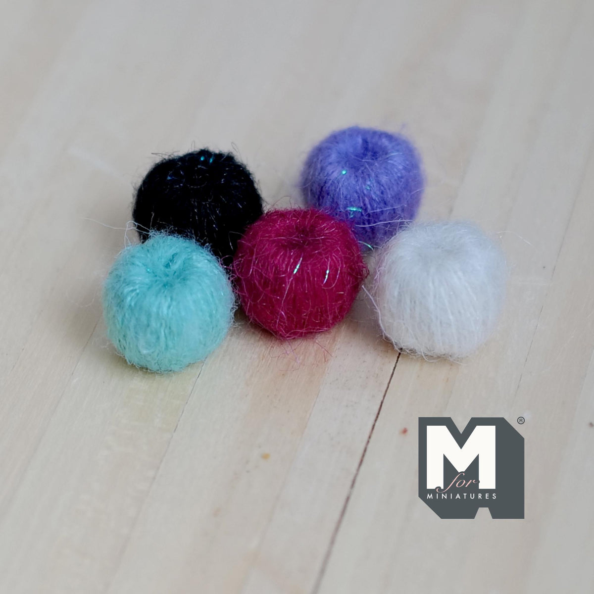 5-Piece Miniature Yarn Ball Set | 1:12 Scale Dollhouse Sewing Room Accessories Random Colors 9/16 inch tall - C009