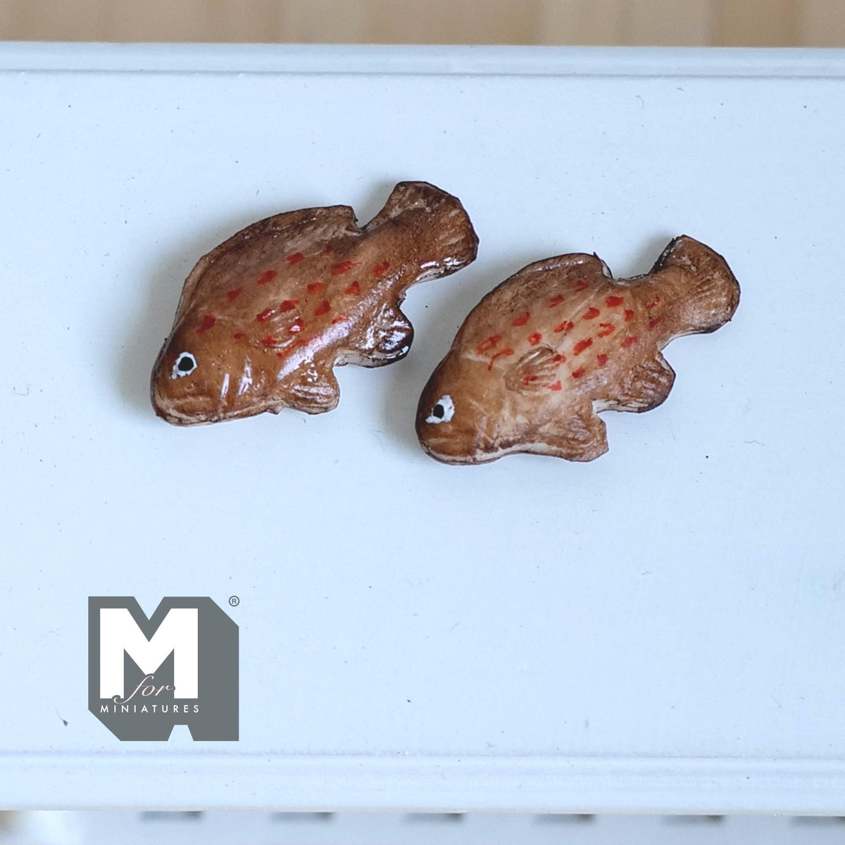 Miniature Fish Set of 2 , 1:12 Scale Miniature Fish 1-3/16 inch long (fake miniature) - E026
