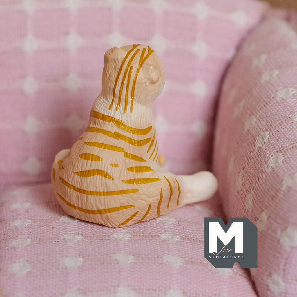 1:12 Scale Miniature Scottish Fold Tabby Cat Dollhouse Pet Figurine1-3/16 inch tall - C070