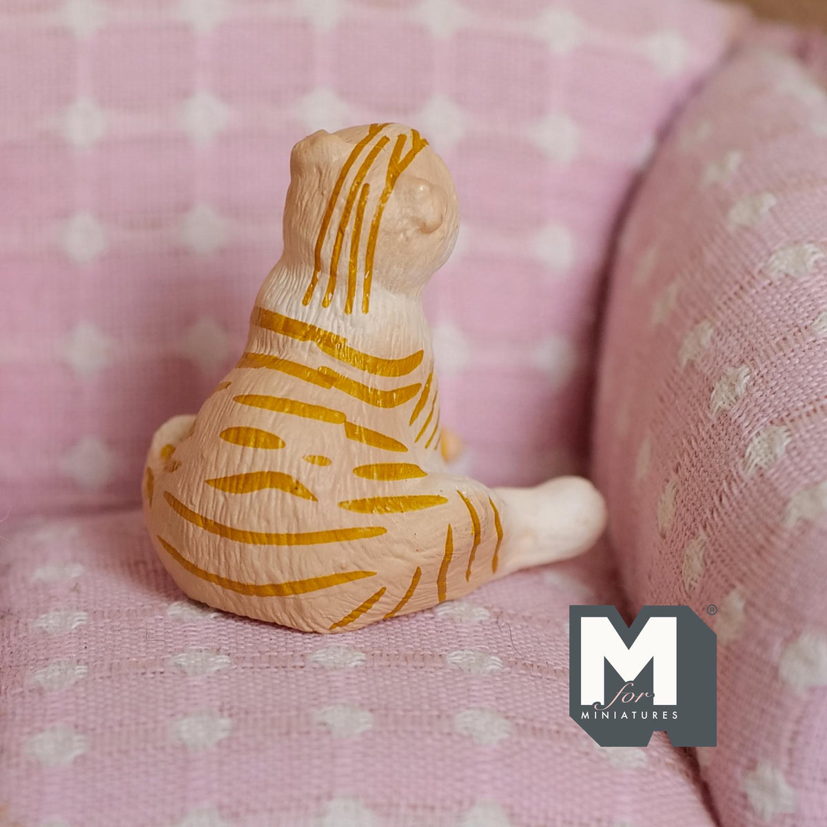 1:12 Scale Miniature Scottish Fold Tabby Cat Dollhouse Pet Figurine1-3/16 inch tall - C070