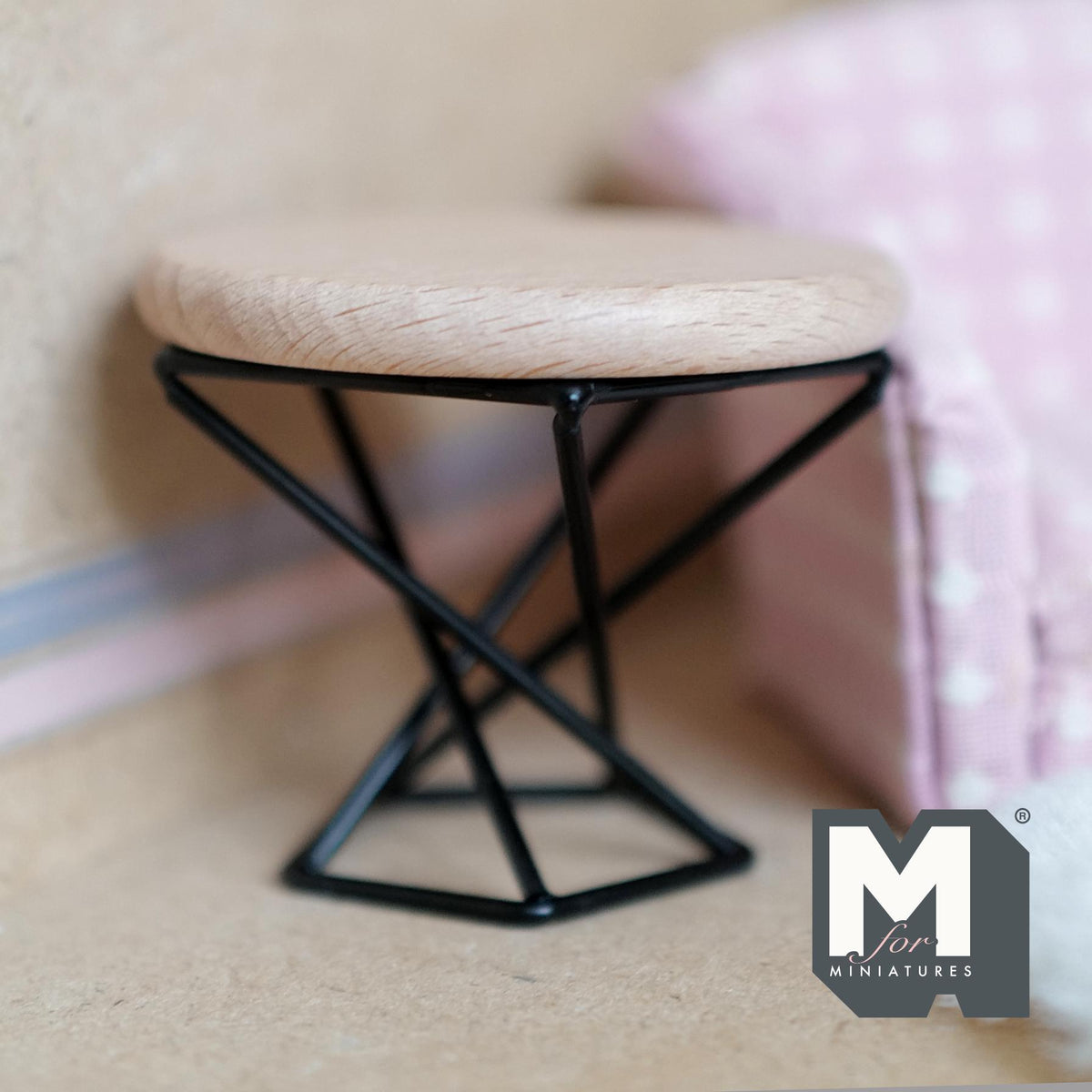 Miniature Coffee Table 1:12 Scale Dollhouse Furniture Round Table 1-7/8 inch tall - H045