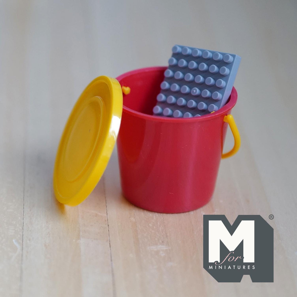 Miniature Building Blocks with Bucket 1:12 Scale Playroom Decor Dollhouse Nursery Accessories 1-7/16 inch tall (red yellow) - G099
