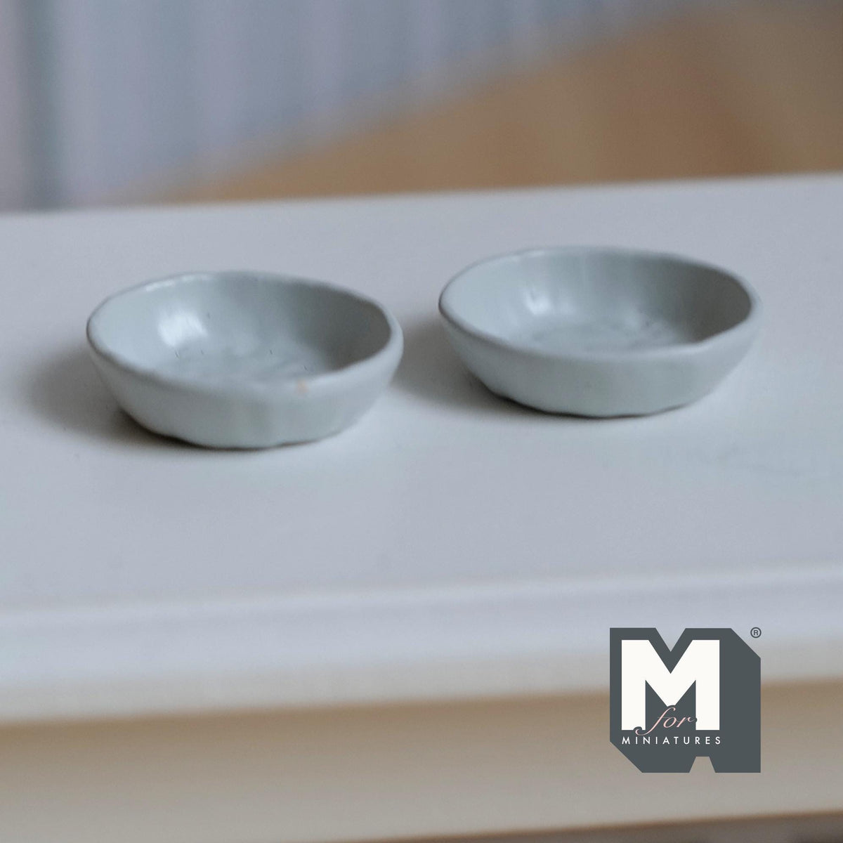 Miniature Irregular Shaped Food Bowls Set of 2, 1:12 Scale Dollhouse Kitchen Decor Tableware 3/4 inch long(cool gray)(metal)(style c) - A034