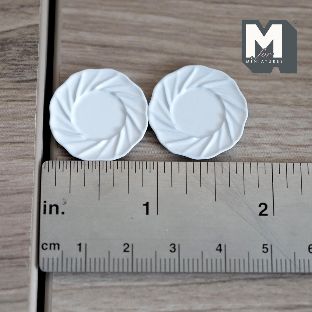 Miniature Dining Plates Set of 2 , 1:12 Scale Dollhouse Supplies Tableware 7/8 inch dia.  (white) (L)  (Metal)-- A030