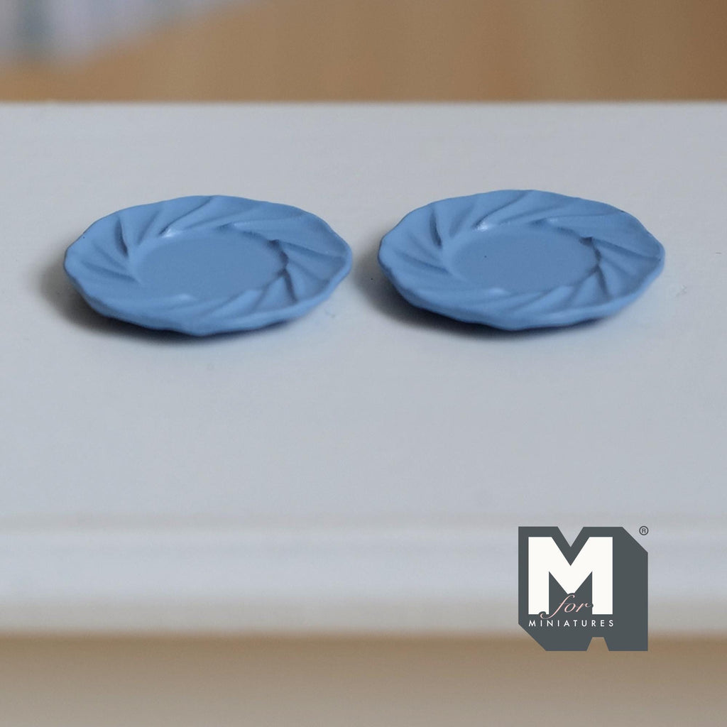 Miniature Dining Plates Set of 2 , 1:12 Scale Dollhouse Supplies Tableware 11/16 inch dia.  (blue) (M)  (Metal)-- A030