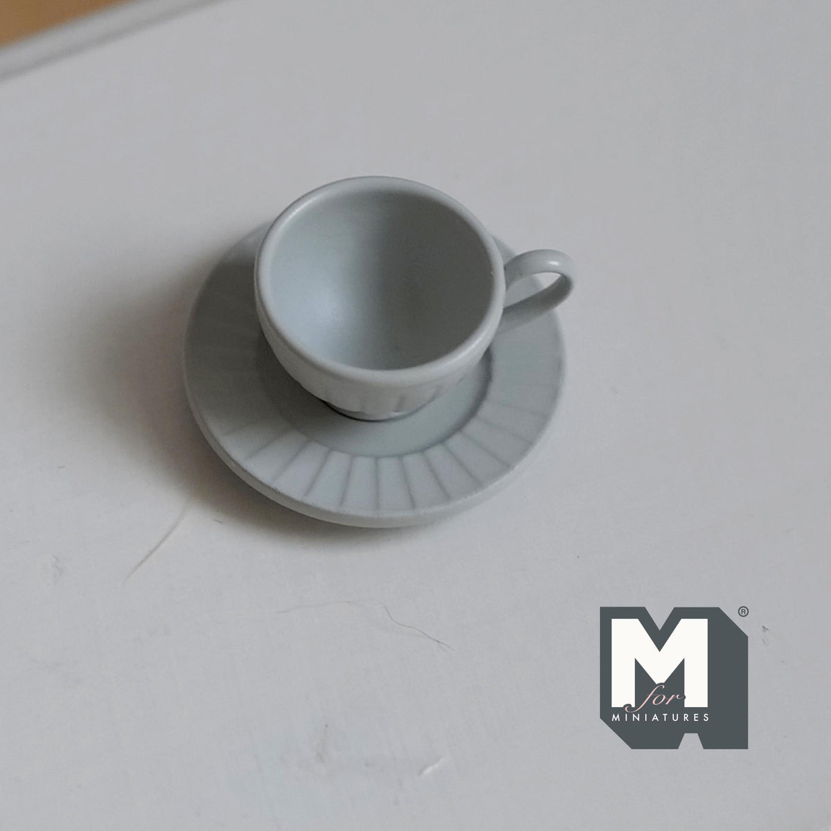 Miniature Coffee Cup and Saucer Set 1:12 Scale Dollhouse Tea Cup Drinkware Set of 2 (light gray) (metal) - F071