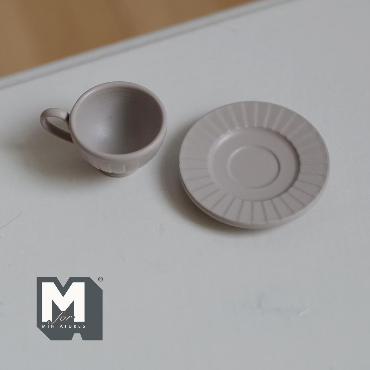 Miniature Coffee Cup and Saucer Set 1:12 Scale Dollhouse Tea Cup Drinkware Set of 2 (gray) (metal) - F071