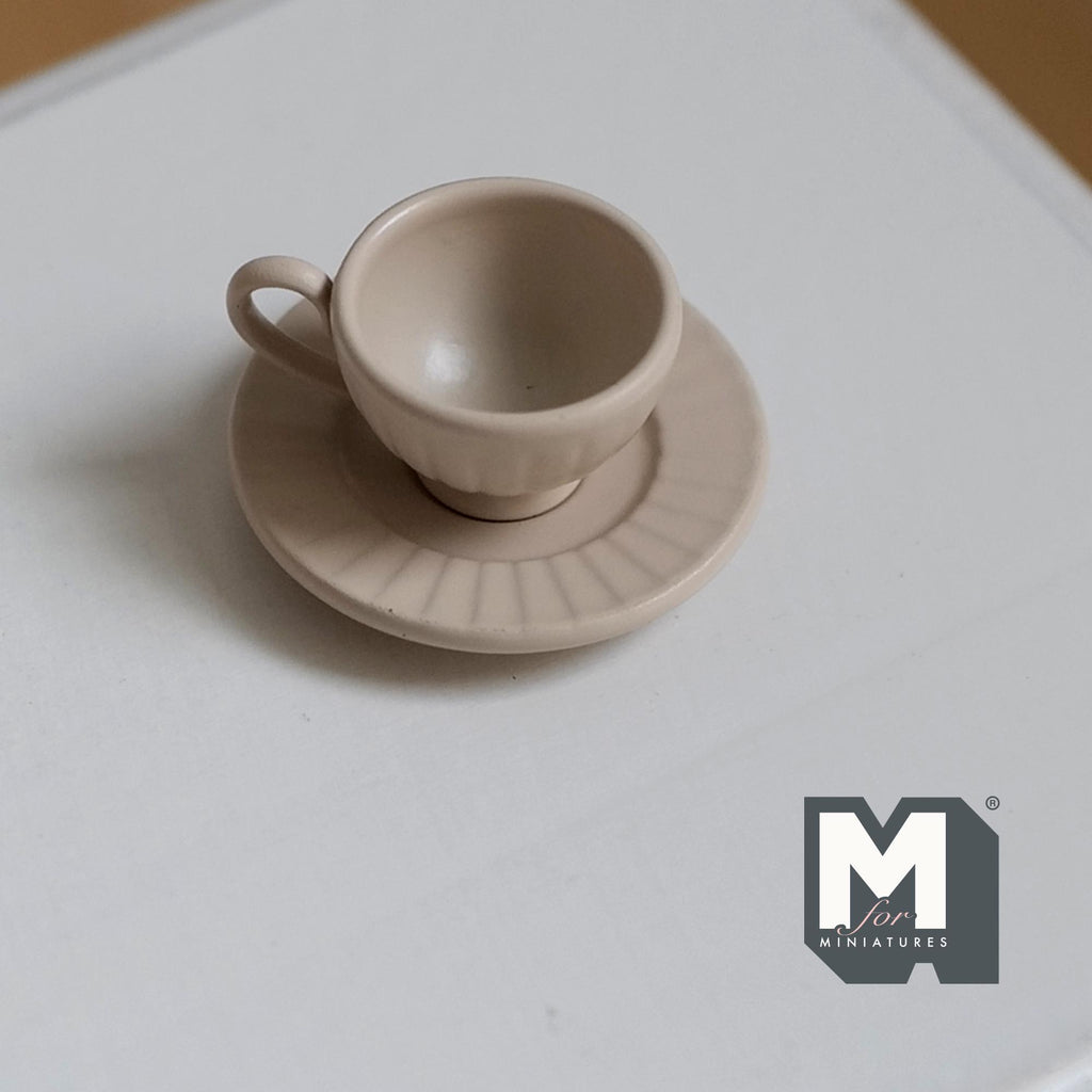Miniature Coffee Cup and Saucer Set 1:12 Scale Dollhouse Tea Cup Drinkware Set of 2 (beige) (metal) - F071
