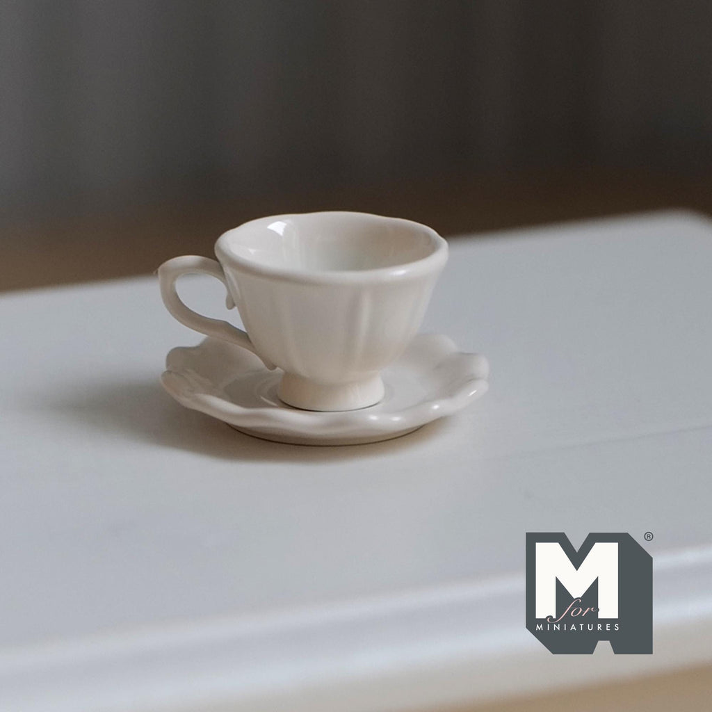 Miniature Coffee Cup and Scallop Saucer Set 1:12 Scale Dollhouse Tea Cup Drinkware Set of 2 (white) (metal) - F074