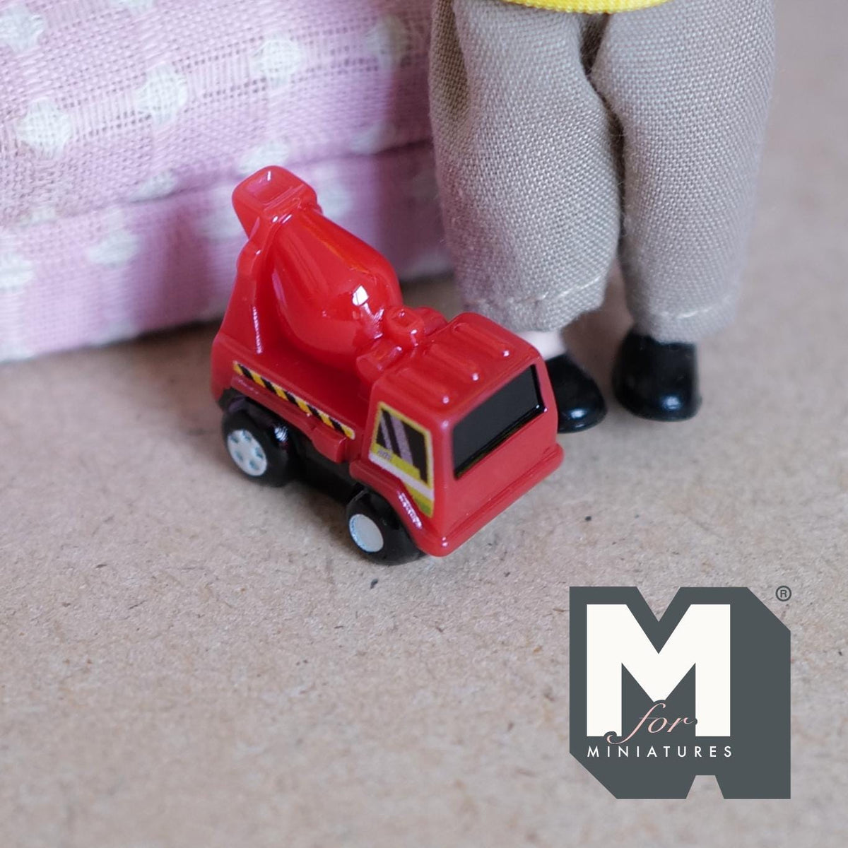 Miniature Cement Truck 1:12 Scale Concrete Truck Mixer Lorry Dollhouse Playroom Decor 13/16 inch tall (resin) - G079
