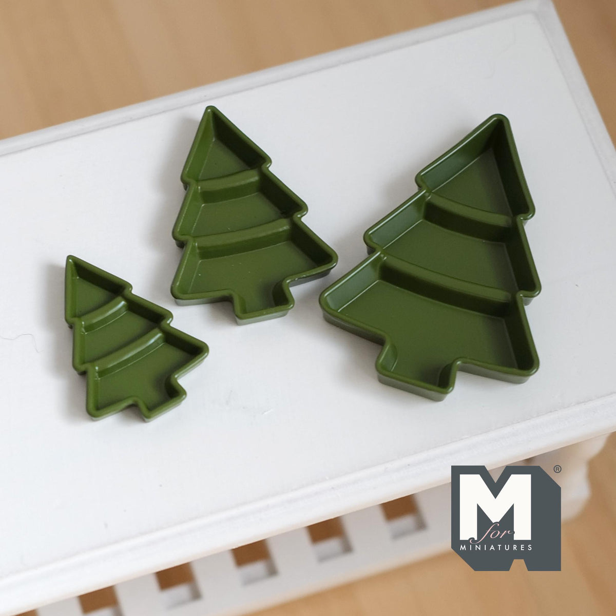 Miniature Christmas Tree Shaped Trays,  1:12 Scale Dollhouse Christmas Accessories Set of 3 (pine green) (metal) - G067
