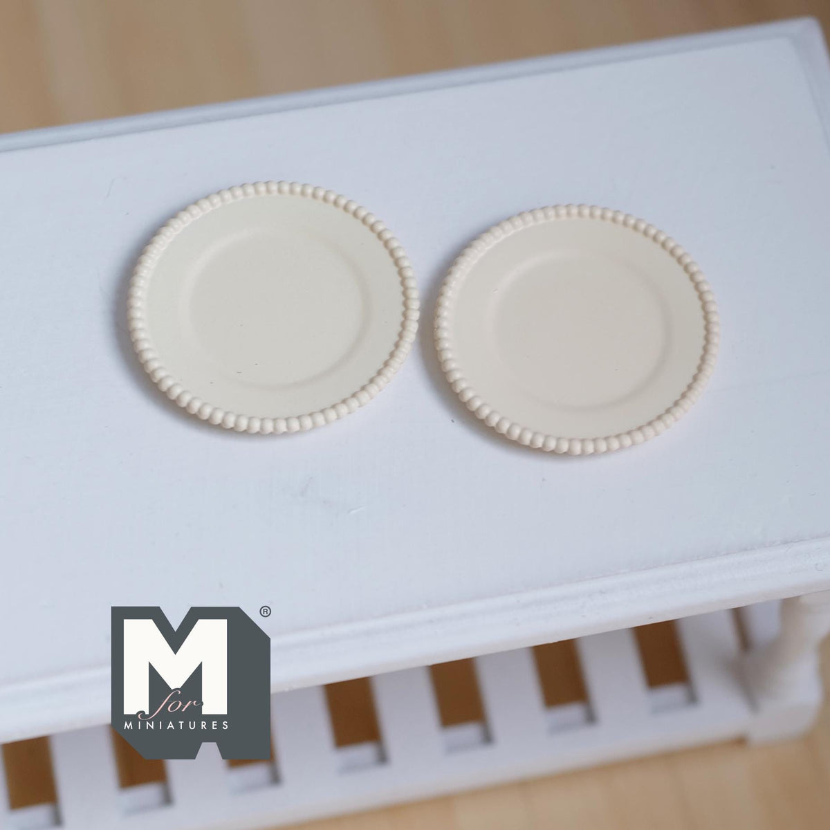 Miniature Dining Plates Dollhouse Tableware Serving Plates Set of 2 , 1-1/8 inch dia. (beige) (metal) - A041