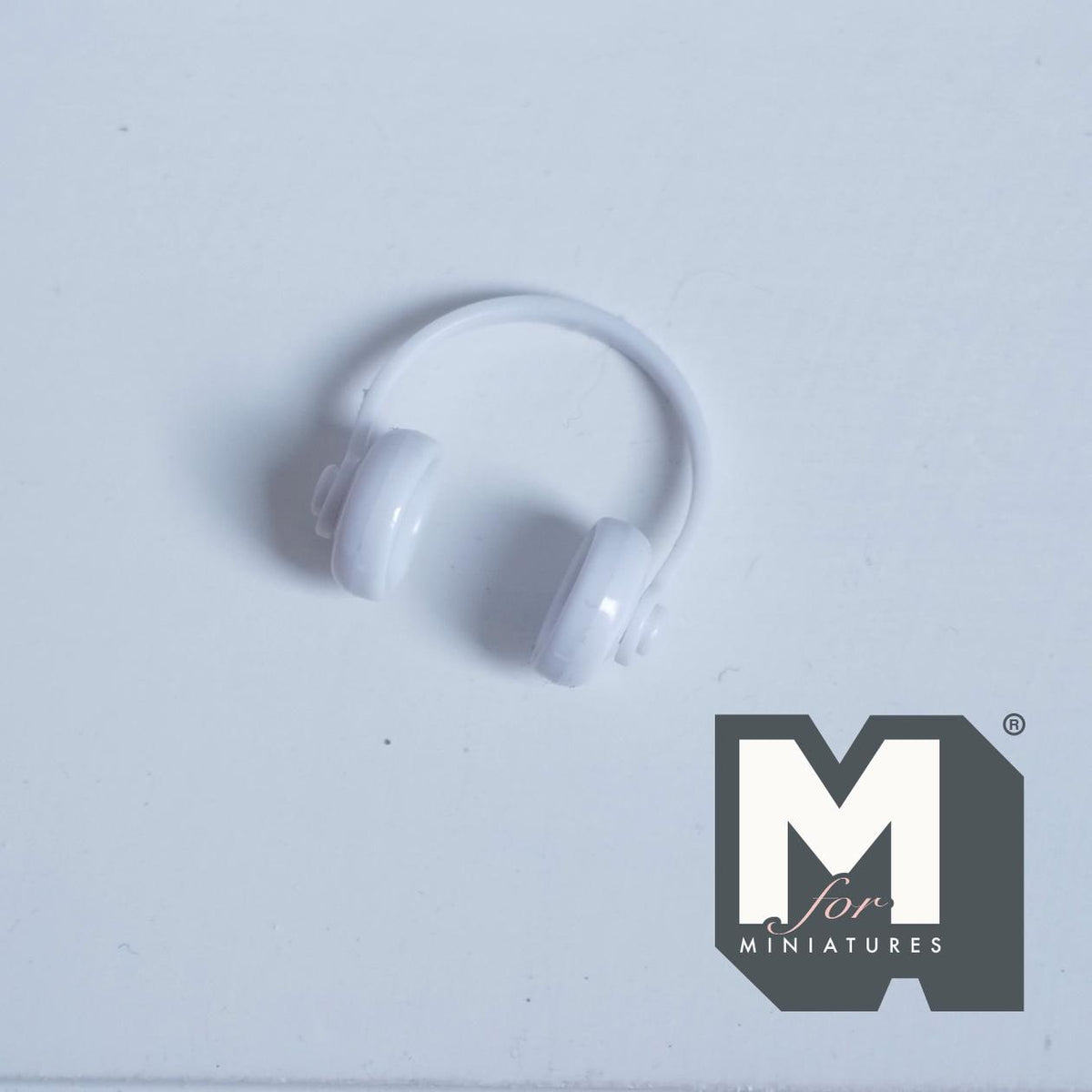 Miniature Headphone 1:12 Scale Dollhouse Supplies Headset Over Ear Headphone  (white) (non working) - G043