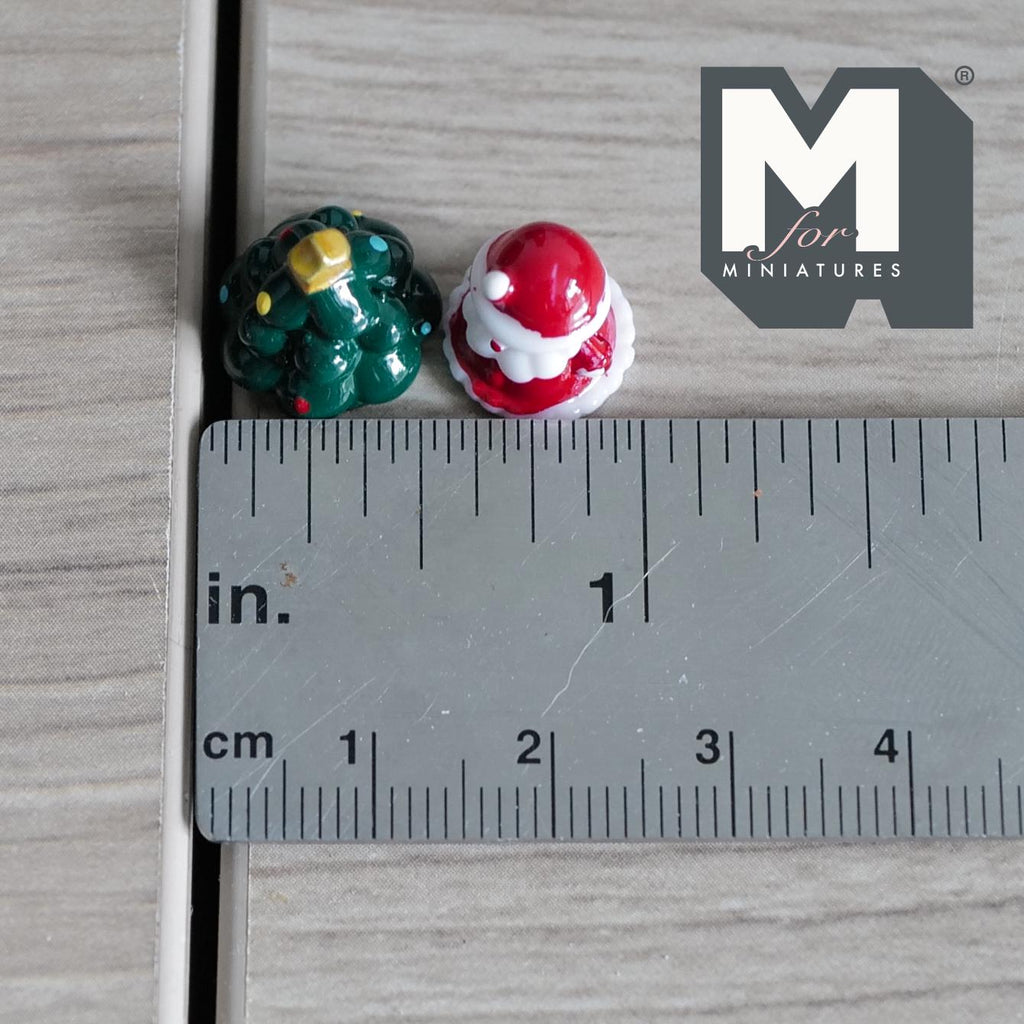Dollhouse Miniature Christmas Decor Santa Clause and Christmas Tree 1/2 inch tall (resin) - G069