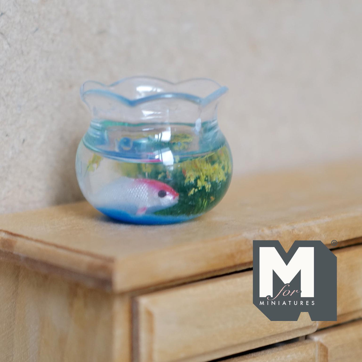 Miniature Round Fish Bowl , Fish and Plants 1:12 Scale Dollhouse Fish Tank Decor 1 inch tall (resin) - C073