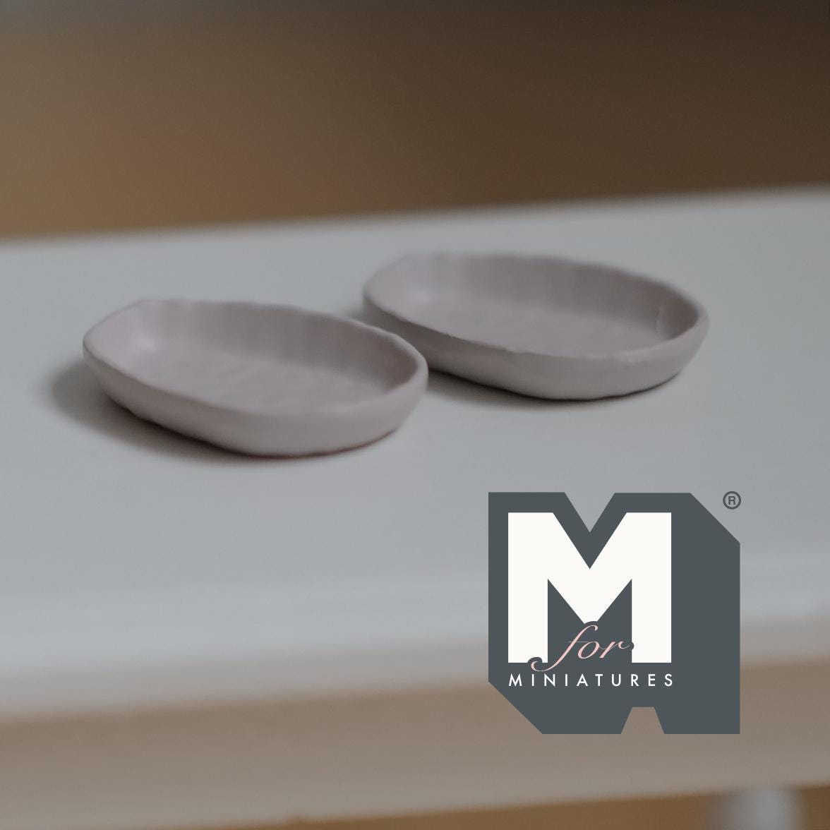 Miniature Irregular Shaped Food Trays Set of 2, 1:12 Scale Dollhouse Kitchen Decor Tableware 7/8 inch long (warm gray) (metal) - A034