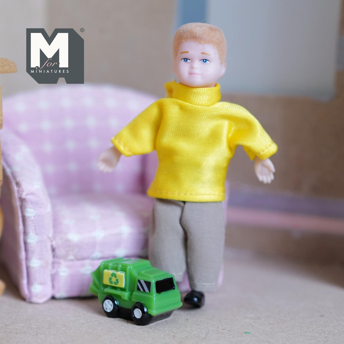 Miniature Recycling Truck 1:12 Scale Trash Truck Garbage Truck Bin Lorry Garbo Truck Dollhouse Playroom Decor 11/16 inch tall (resin) - G079