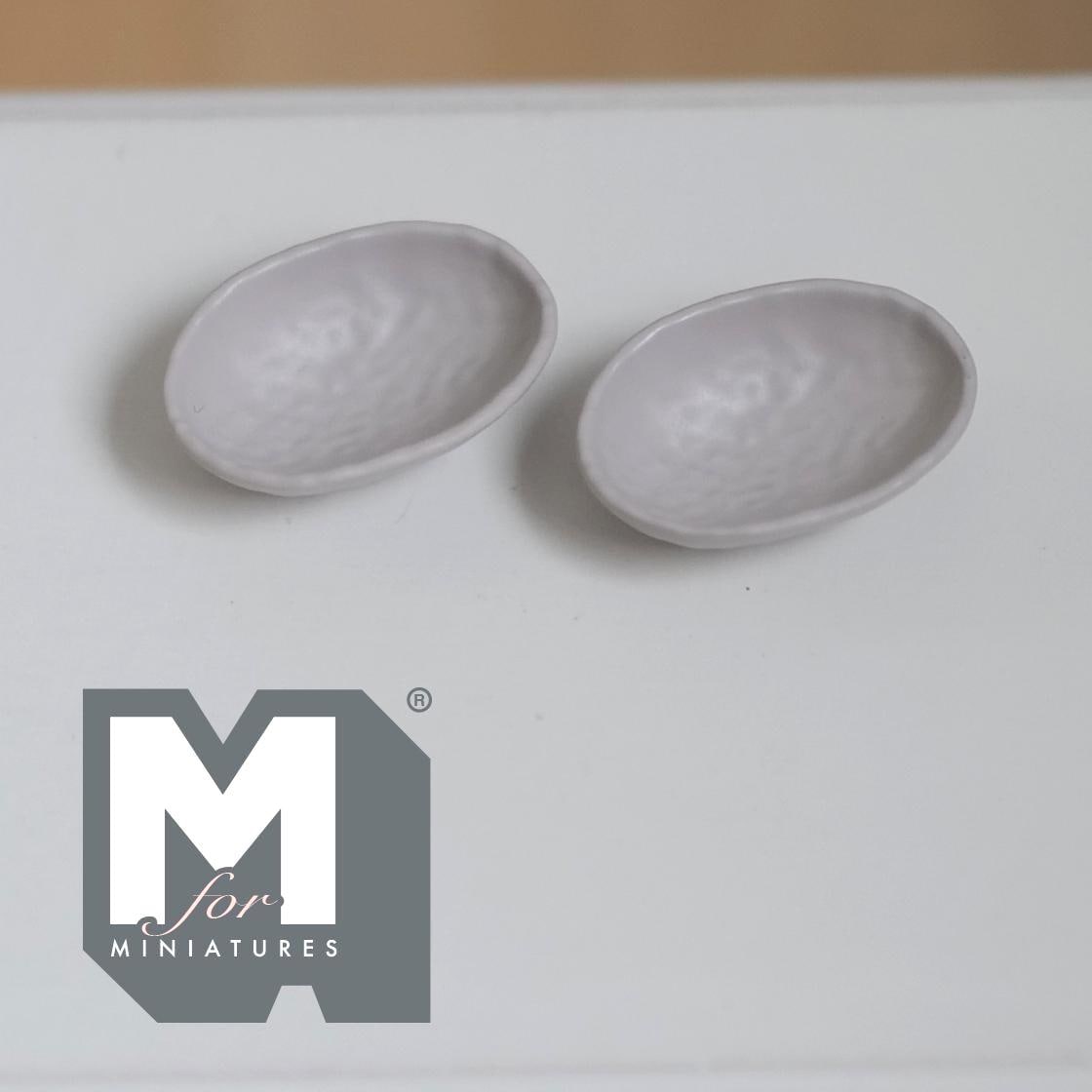 Miniature Irregular Shaped Food Bowls Set of 2, 1:12 Scale Dollhouse Kitchen Decor Tableware 13/16 inch long (warm gray) (metal) - A034
