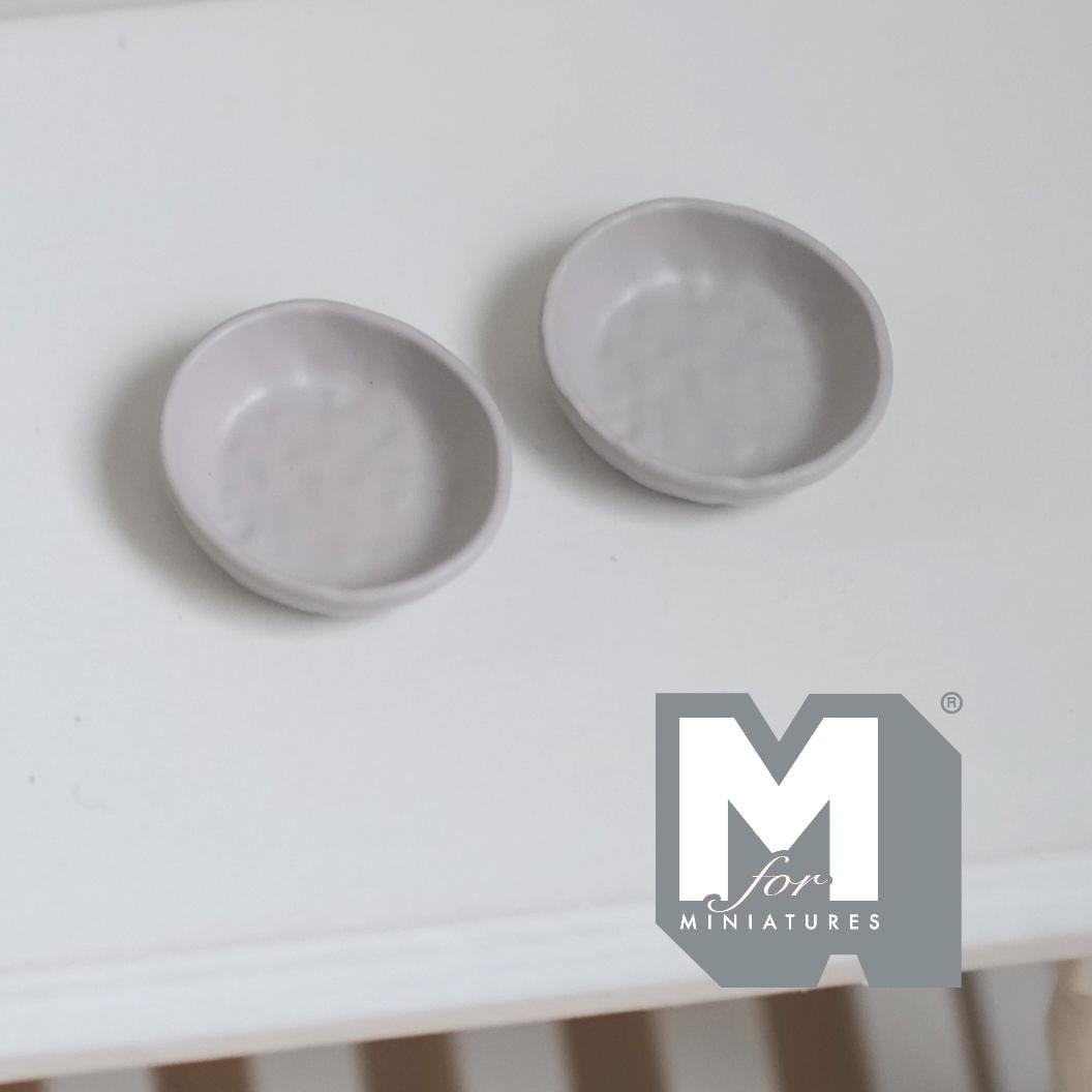 Miniature Irregular Shaped Food Bowls Set of 2, 1:12 Scale Dollhouse Kitchen Decor Tableware 3/4 inch long (warm gray) (metal) - A034