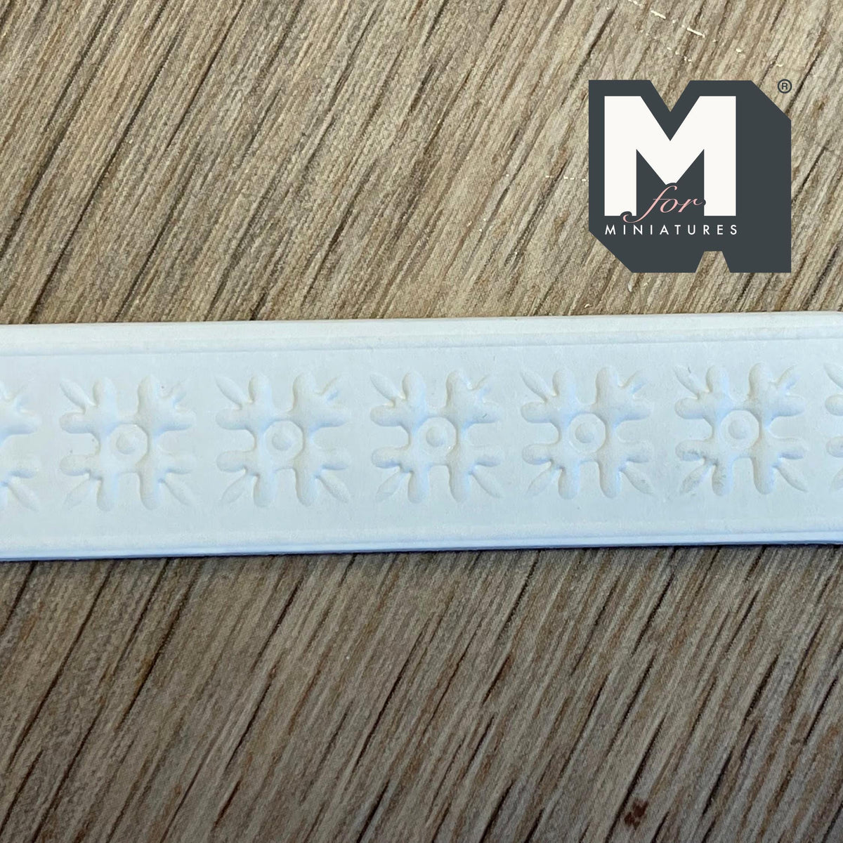 1:12 Scale Miniature Dollhouse Snowflake Flower Embossed Paper Wall Border, 13-1/2 inch long