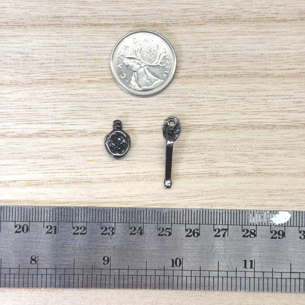 1:12 Miniature Door Handle and Knocker Set of 2 Dollhouse Supply (gunmetal)