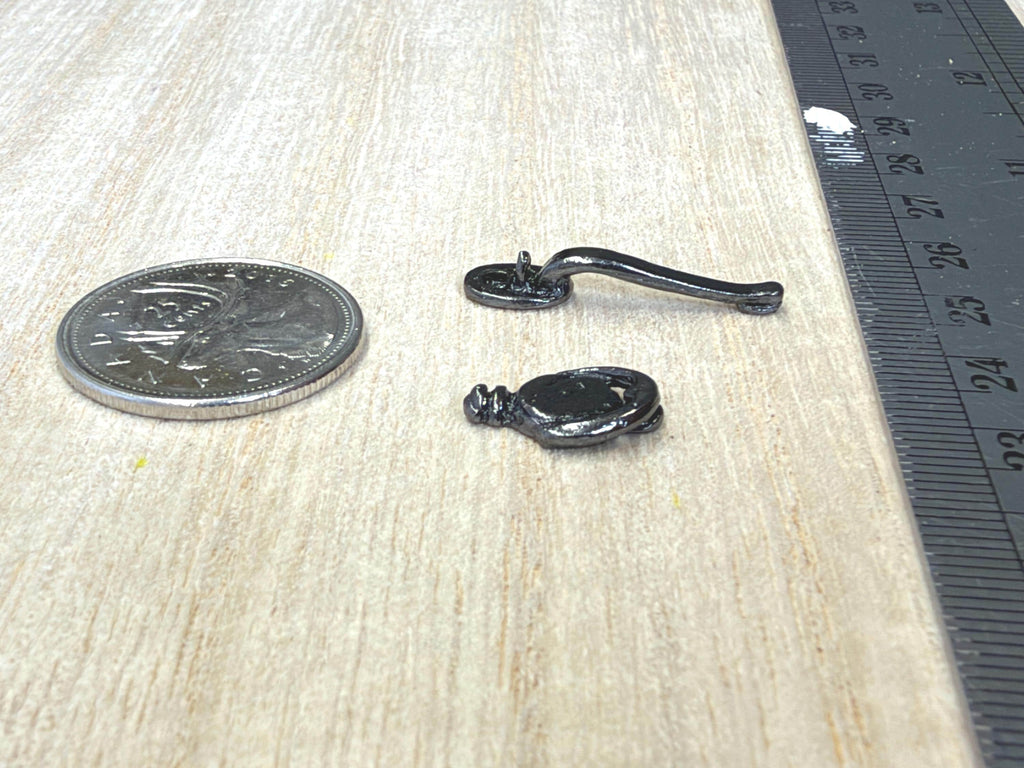 1:12 Miniature Door Handle and Knocker Set of 2 Dollhouse Supply (gunmetal)