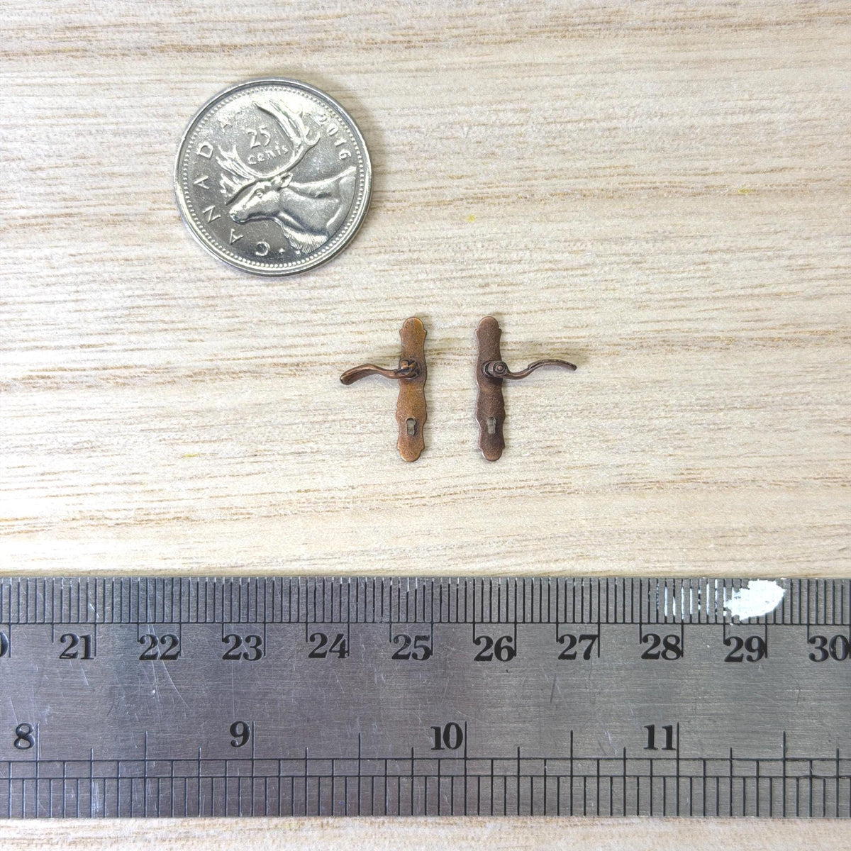 1:12 Scale Miniature Bronze Door Handle with Key Hole Old English Style Door Lever 2 Piece Pack Dollhouse Supply (antique copper)