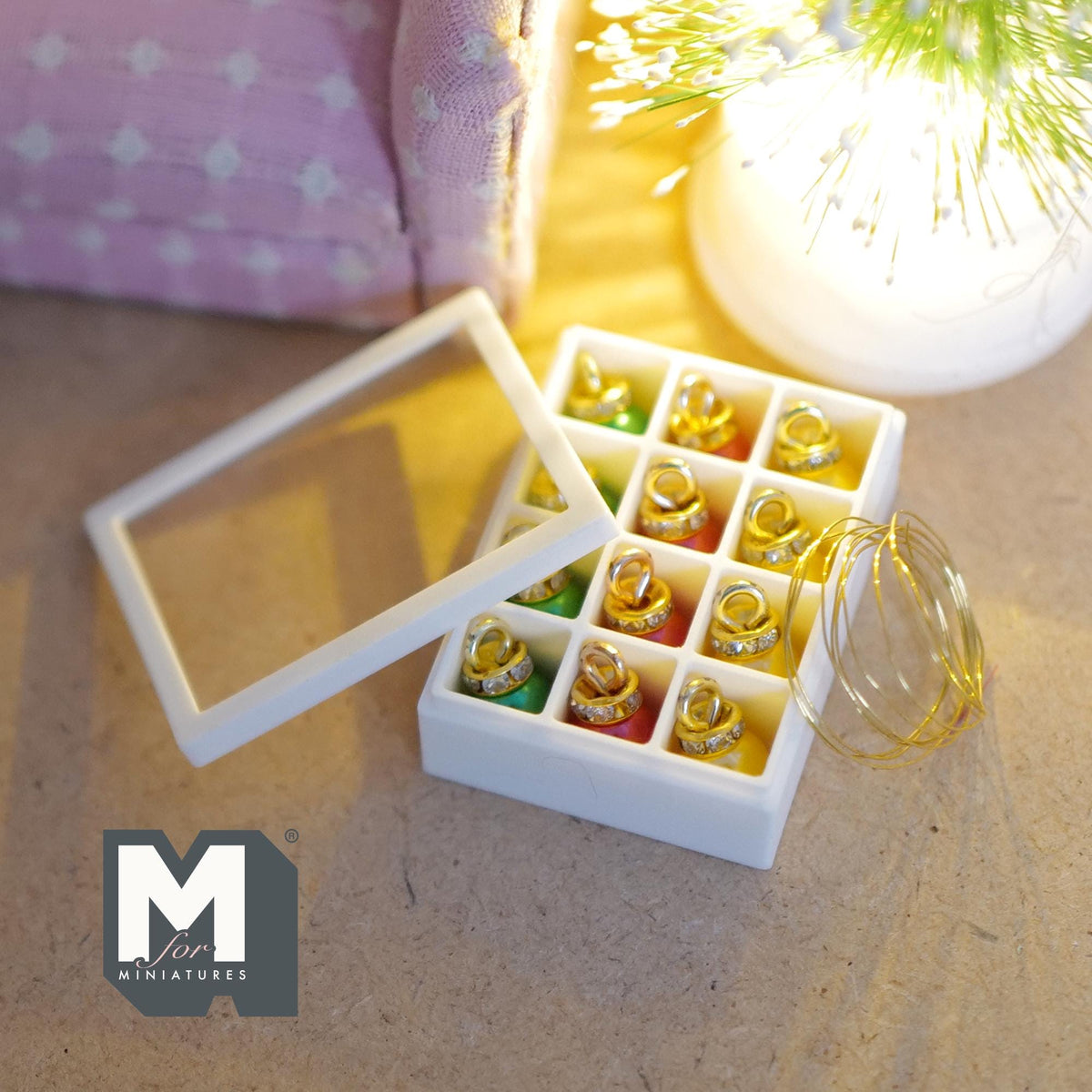 1:12 Scale Miniature Christmas Ornaments with Storage Box and Brass Wire, Set of 12, Dollhouse Decor (red, green and gold)