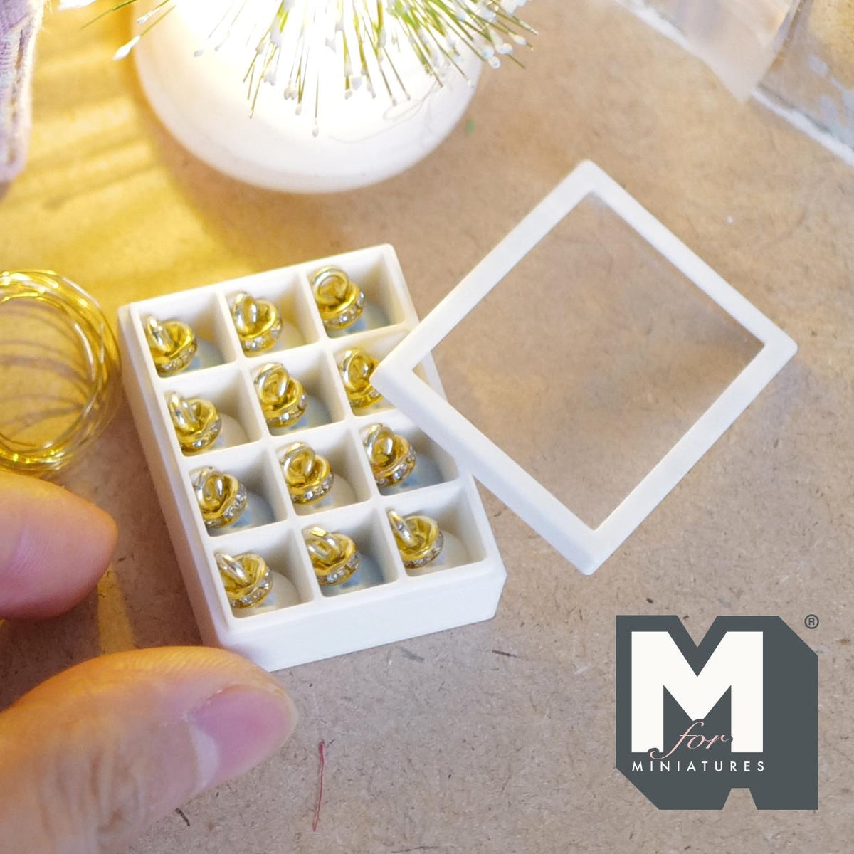 1:12 Scale Miniature Christmas Ornaments with Storage Box and Brass Wire, Set of 12, Dollhouse Decor (light blue and pearl white)