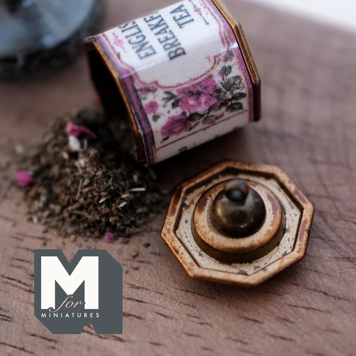 1:12 Scale Miniature Metal Octagonal Tea Tin with Removable Lid and Loose Tea Leaves, 11/16 inch dia., Dollhouse Decor (English breakfast)