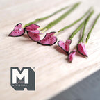 Maßstab 1:12 Miniatur-Pflanzenstiele mit leuchtend rosa Herzblättern, 7er-Set, bis zu 2-13/16 inch lang, DIY-Puppenhausbedarf