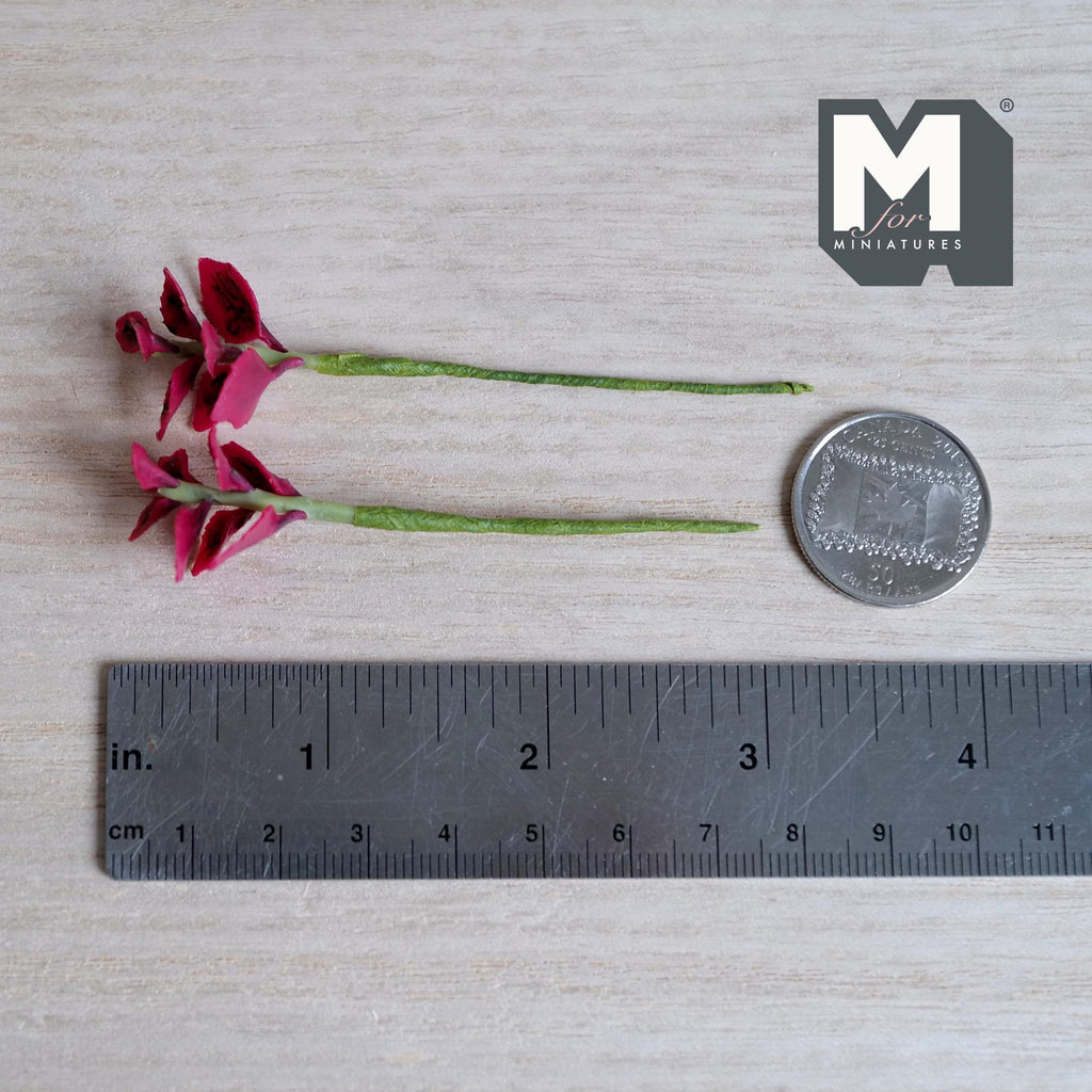 1:12 scale miniature crimson red leaf plant stems, clusters of crimson leaves with dark centers on long green wrapped stems