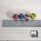 Maßstab 1:12 Miniatur-Topfblumen in verwitterten Terrakottatöpfen, 4er-Set, 3/4 inch hoch, DIY-Puppenhausbedarf